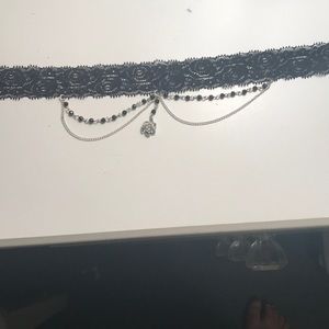 Black rose chocker neclace